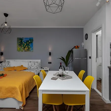 Apartment Iko Tucepi