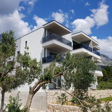 Iko Apartment *