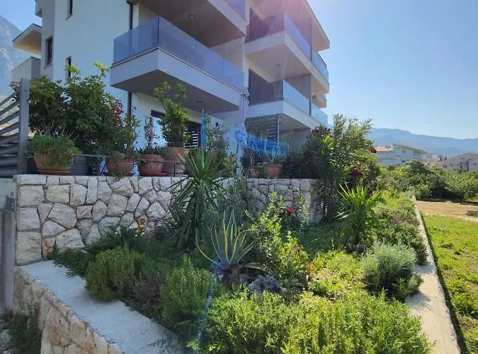 Apartment Iko Tučepi